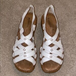 Naturalizer White Leather Sandals